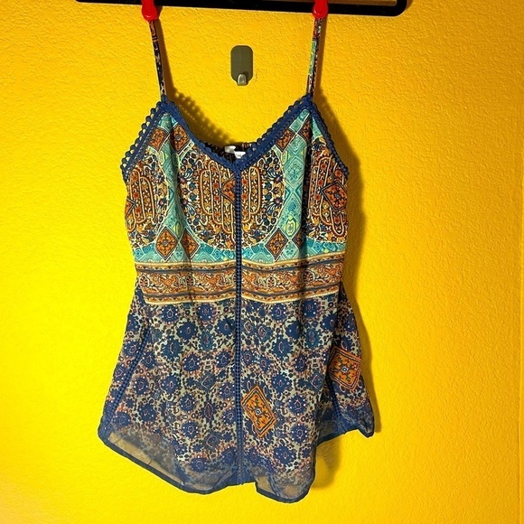 Collective CONCEPTS Spaghetti Strap Boho Summer Blouse Crochet Detail Festival S - Picture 1 of 13